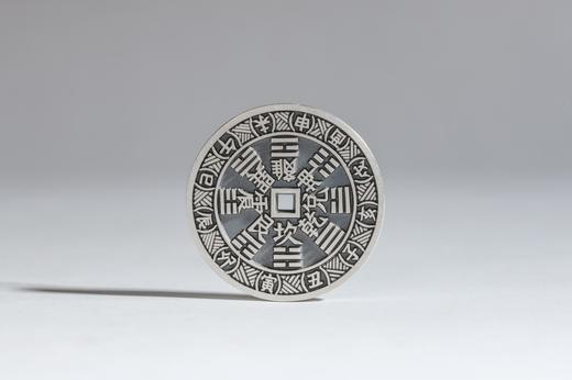 矩德泉坊 纯银手作 山鬼背八卦刻花（3.0厘米版）587 商品图1