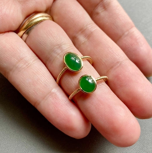 冰种阳绿翡翠戒指18k黄金镶嵌 商品图4