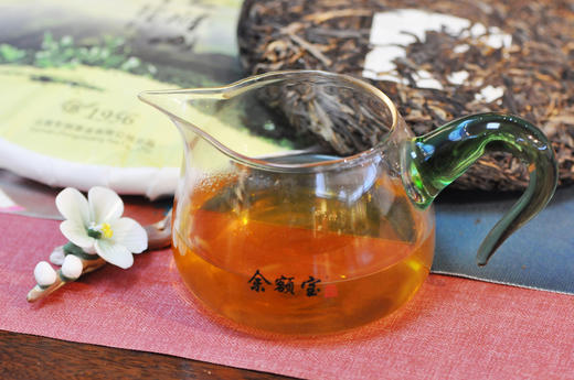 【精选普洱饼茶】东创茶  1956忙肺山古树生茶  普洱茶  七子饼 商品图5