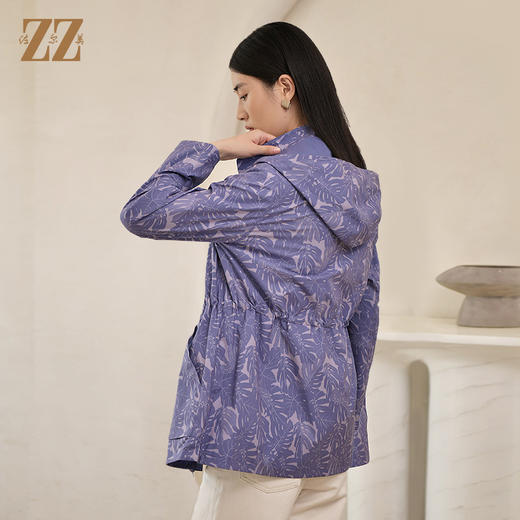 佐尔美2022秋季新款 时尚带帽花纹紫色拉链松紧腰上衣女E23FD22 商品图4