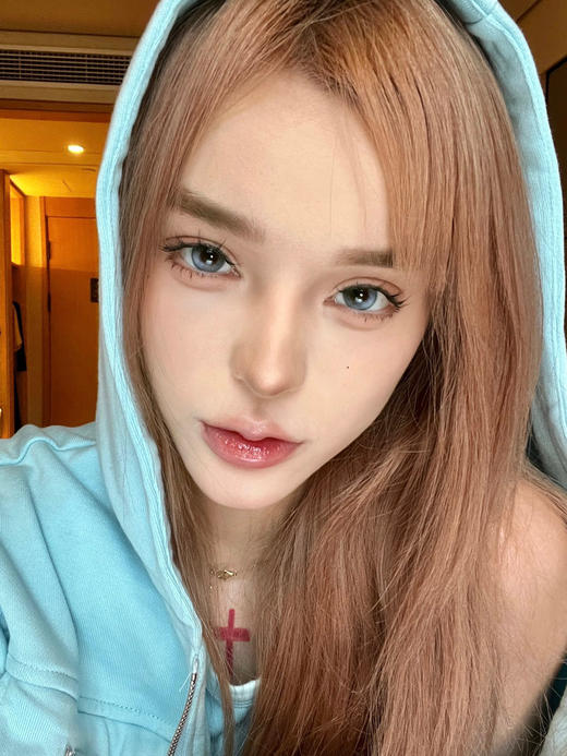 【年抛】 圣托里尼 Loveiikira | 大直径14.5，着色13.9 | 【同品牌多副更划算选款完整色板内】蓝色美瞳 无锁边大直径美瞳 商品图1