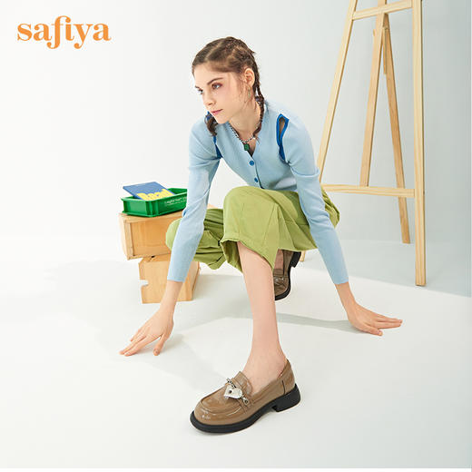 Safiya/索菲娅 小皮鞋2022秋季新品潮学院风小众少女爱心链条乐福鞋 SF23112010 商品图1