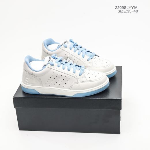 香奈儿电绣女士板鞋小白鞋 商品图1