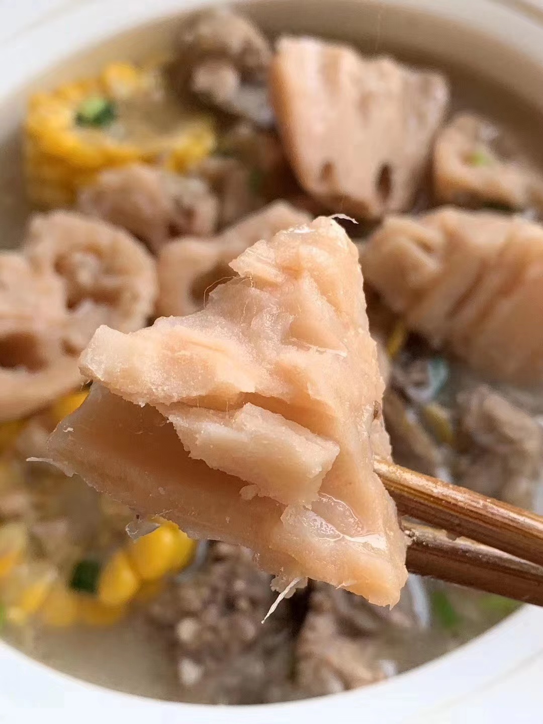 2025年洪湖农家 莲藕 粉藕5斤 现阶段需使用燃气高压锅上气大火炖25分钟以上，不粉包赔！ 顺丰包邮