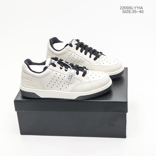 香奈儿电绣女士板鞋小白鞋 商品图0