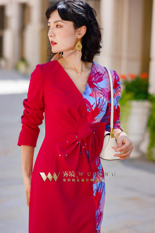 2202172 晴岚玫瑰 超密磨毛斜纹 亲肤华尔缎印花连衣裙 雾境 商品图2