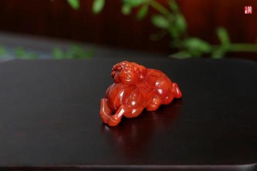 [ 扭转乾坤 ] 南红卧牛摆件 | 凉山原矿柿子红，满色满肉，祥瑞红牛 商品图2