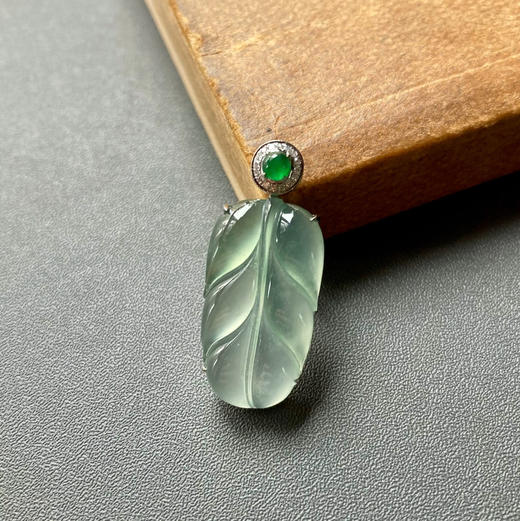 高冰到玻璃种翡翠叶子18k白金钻石镶嵌 商品图2