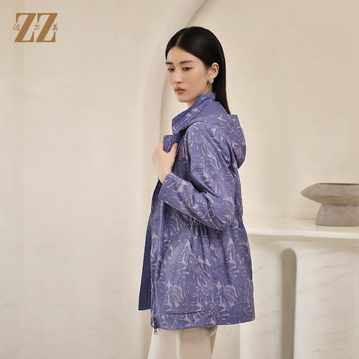 佐尔美2022秋季新款 时尚带帽花纹紫色拉链松紧腰上衣女E23FD22 商品图1