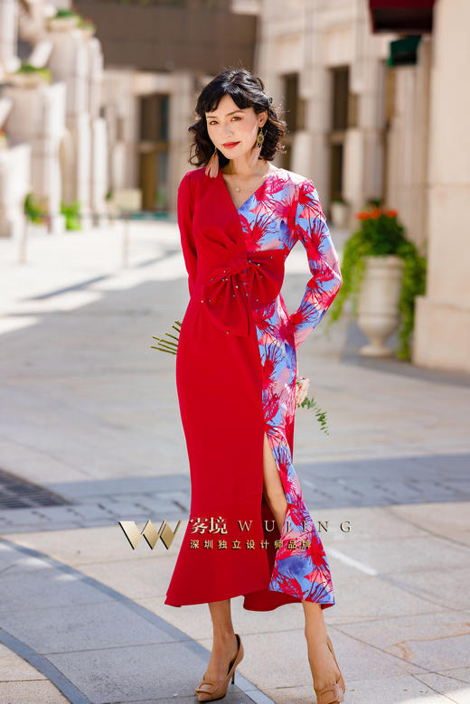 2202172 晴岚玫瑰 超密磨毛斜纹 亲肤华尔缎印花连衣裙 雾境 商品图1