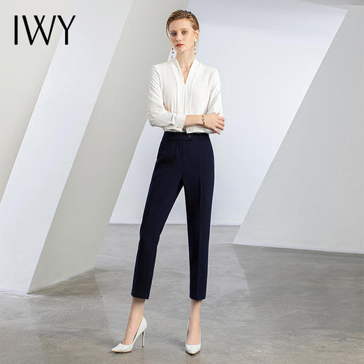 IWY/白色秋冬时尚衬衫内搭职业顾问工作服上衣女B11120 商品图1
