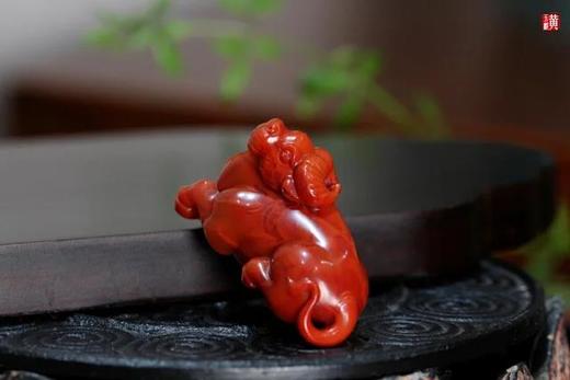 [ 扭转乾坤 ] 南红卧牛摆件 | 凉山原矿柿子红，满色满肉，祥瑞红牛 商品图1