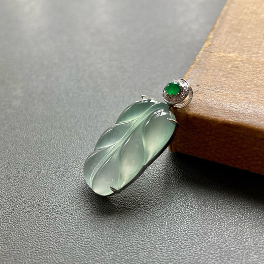 高冰到玻璃种翡翠叶子18k白金钻石镶嵌 商品图1