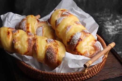 （可邮寄）咸蛋奶黄芝士包 商品图0