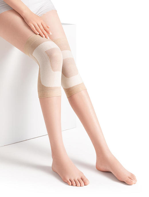 日本拉绒蚕丝护膝  由日本专家研发，采用日本桑蚕丝原料，无痕隐形、高弹无压、蓄热保暖、吸湿透气 ，专为膝盖处易受寒人士专制。 商品图3
