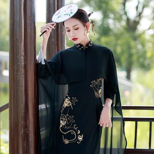 新款中国风罗马布绣花旗袍披肩两件套气质走秀QD1312 商品图4