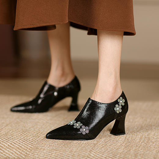 性感优雅，真皮蛇纹尖头花朵高跟深口单鞋SS-1906 商品图0