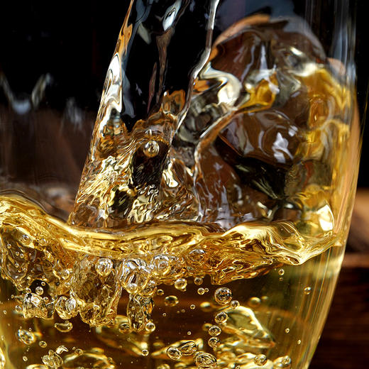 【猎户座】2022年天门山茶王地鼎级纯料之巅Z接近茶王树口感普洱茶生茶云南易武I类高杆古树357g/饼 商品图6