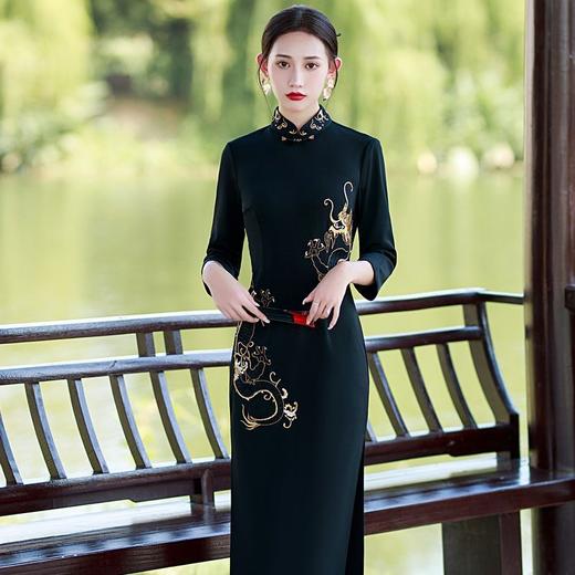 新款中国风罗马布绣花旗袍披肩两件套气质走秀QD1312 商品图3