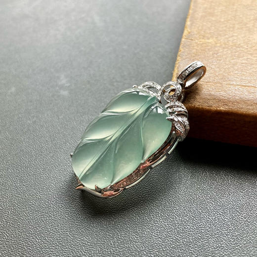 高冰种淡晴水翡翠叶子18k白金钻石镶嵌 商品图0