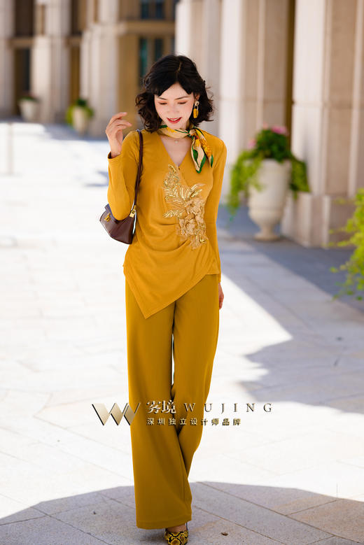 2202183 金丝巴洛 厚织双色斜纹
鎏金缎裤子 雾境 
 商品图4