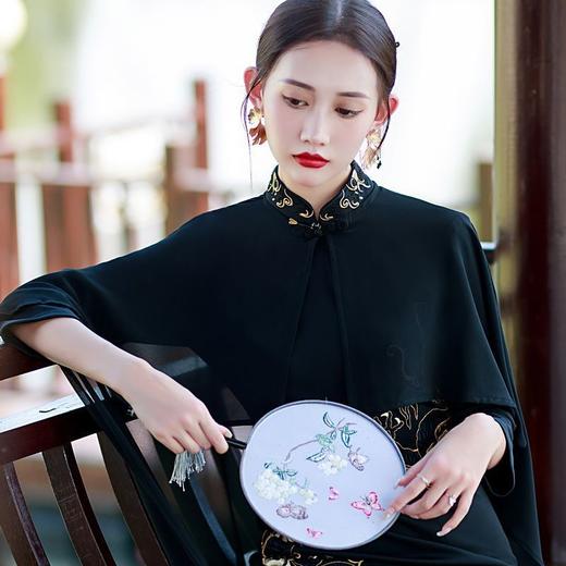 新款中国风罗马布绣花旗袍披肩两件套气质走秀QD1312 商品图2