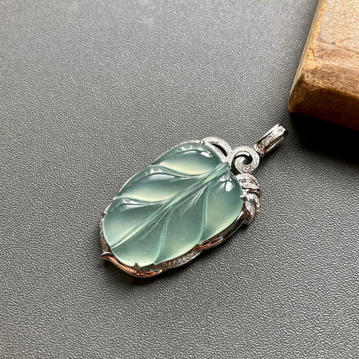 高冰种淡晴水翡翠叶子18k白金钻石镶嵌 商品图2