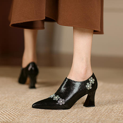 性感优雅，真皮蛇纹尖头花朵高跟深口单鞋SS-1906 商品图2