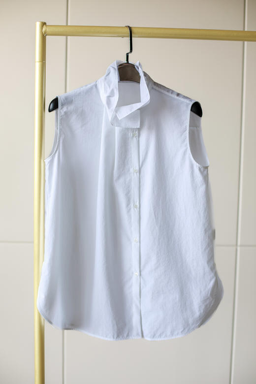 四季可穿褶领圆摆衬衫 商品图12