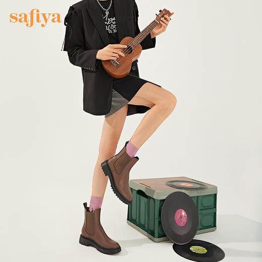 【春节不打烊】Safiya/索菲娅 复古英伦风2022冬季新款切尔西粗跟厚底真皮短靴 SF24116521 商品图2