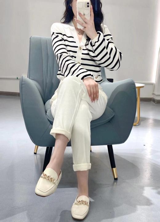 【限时折扣】条纹金扣开衫V领小众设计感针织衫（黑白条纹）S-L 商品图2