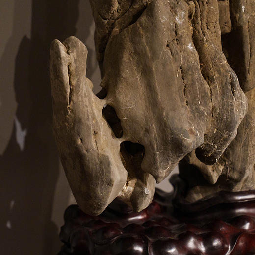 太湖石文房赏石（红木座） 商品图2