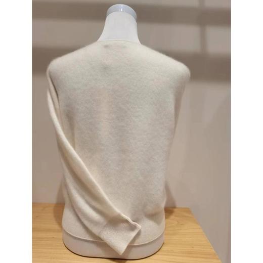 3楼珍贝V领时尚女衫 商品图1