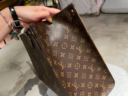 LV onthego 购物袋女包 商品图6