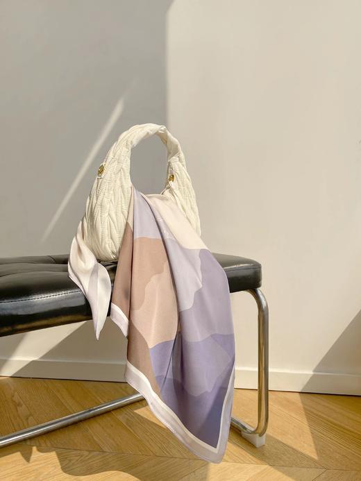 【限时折扣】真丝百搭简约方巾  68*68cm 商品图4