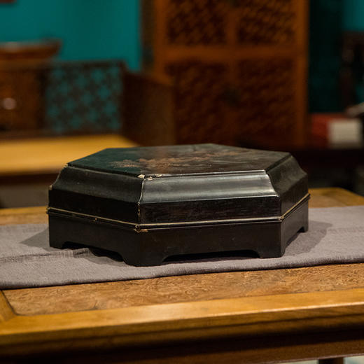 清 大漆描金彩绘六角盖盒 商品图1