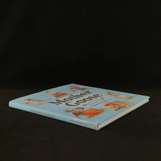 鹅妈妈故事集 近百幅彩色插图 精装大16开 商品图1