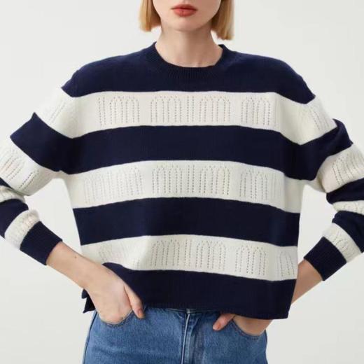 3楼珍贝圆领夹色提花女衫 商品图1