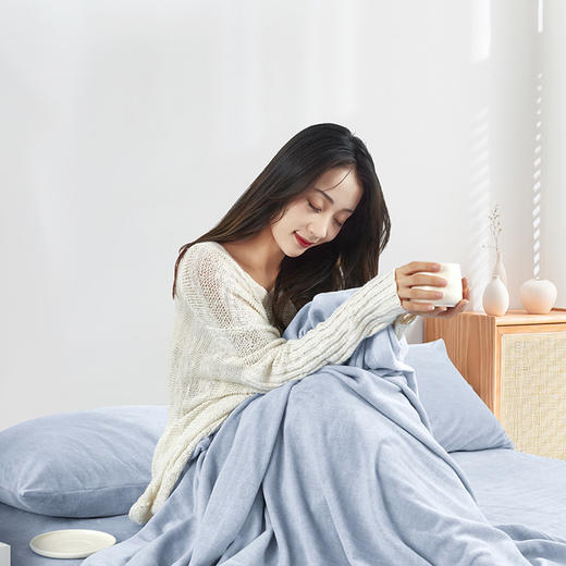 【愉悦之家】 吸湿透气防静电牛奶绒床单三件套 商品图1