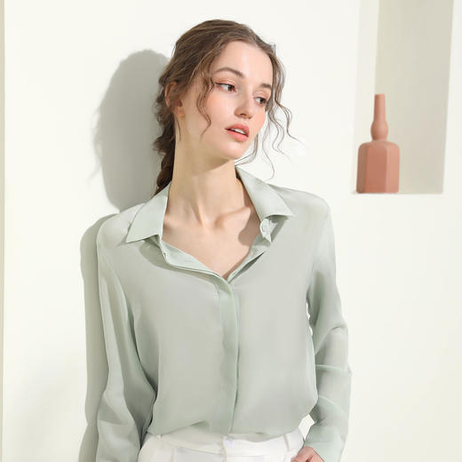 YANECINE 真丝丝滑缎面暗扣衬衫 商品图1
