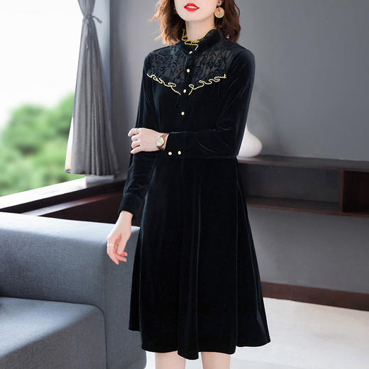 XY-AS6530 2022秋季新款气质优雅蕾丝拼接长袖过膝中长款裙子复古丝绒连衣裙 商品图0