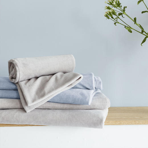 【愉悦之家】 吸湿透气防静电牛奶绒床单三件套 商品图4