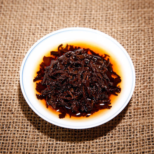 云南普洱茶勐海金芽熟茶饼357克/饼 商品图3