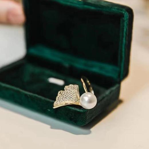 【甄珠贝·时尚高级感系列】 70*70cm斜纹绸【飞马】丝巾和【银杏叶】丝巾扣 商品图4