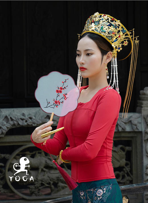 壁虎瑜伽【2209SY192】方领修腰拉链长袖外套（有胸垫）【5天发货】 商品图2