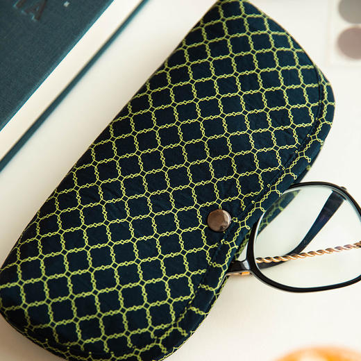 日系复古格纹眼镜盒便携文艺布艺眼镜盒 商品图3