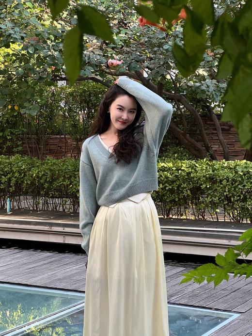 百分百羊毛深麻灰和嫩草绿大v领厚厚的时髦毛衣 商品图4