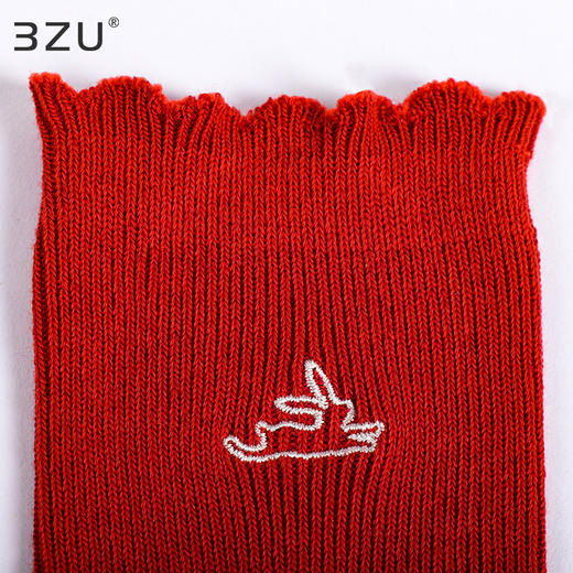 【任选6双99.5】春秋女款新品甜美奔跑兔刺绣木耳边中邦双针平整女袜 商品图4