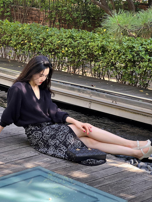 百分百羊毛深麻灰和嫩草绿大v领厚厚的时髦毛衣 商品图0