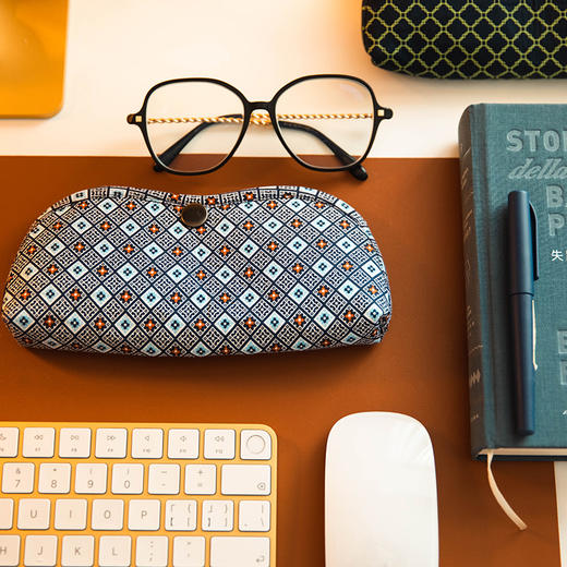 日系复古格纹眼镜盒便携文艺布艺眼镜盒 商品图1